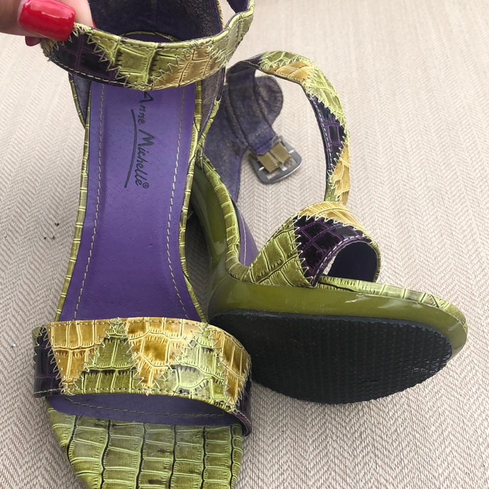 Heels - Picture 5 of 5